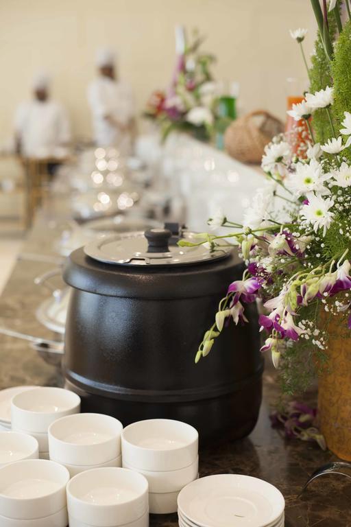 United 21 The Grand 5* Pune